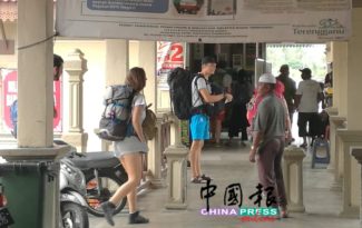 像本地人去停泊島　瓜拉勿述很方便