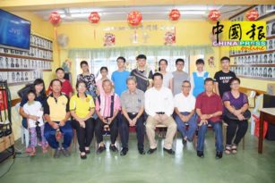 杨仕荣：鼓励努力求学   提升子女奖励金数额