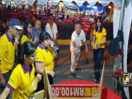 五心车队开进斗母宫 读者乐捐玩“蛋蛋乐”（有視頻）