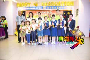 篮球场加盖  计划受阻  丁国才冀议员助落实