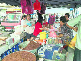 【今日东海岸头条】文德甲为食街要雨盖 年尾雨季生意猛挫