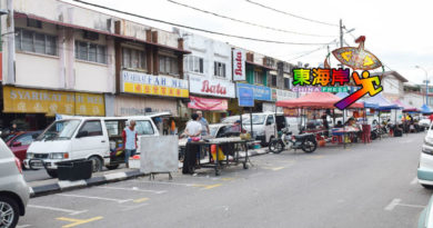 21小贩争取崔贤街设摊    文冬年摊 后日摆卖