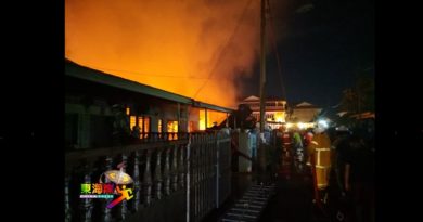火魔袭直凉新村烧3屋  老翁睡梦中烧死