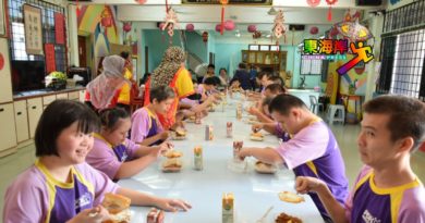 《中国报》文冬办事处职员  访特殊童请吃早餐（有视频）