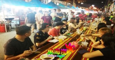 连假游客涌入带动人潮文冬文化街热起来（有视频）