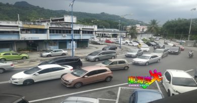 开斋节前夕文冬交通拥挤（有视频）