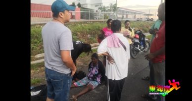 摩哆与轿车碰撞   老妇摔断腿入院