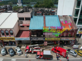火魔“光顧”关丹后街3商店 7外勞被吵醒逃一劫（有视频）