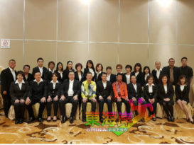 ．关丹华人协会理事会宣誓就职礼．  黄崇洸：团体议决搞好会务 华团应杜绝一言堂
