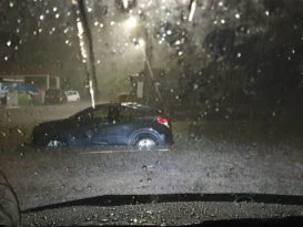 一句钟狂风暴雨  关丹多区淹水(有视频)