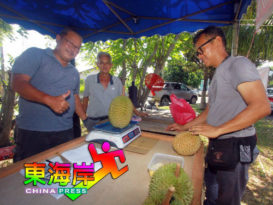 【今日东海岸头条】榴梿疯！要节制  降火辟味找救星
