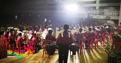 直凉中学管乐演奏会  千人捧场   掌声不绝