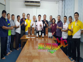 完美赞助筹款运动 捐助关中获赠总统佳酿