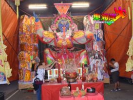 立卑盂兰胜会 歌舞团献唱演出