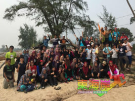 逾90人清理柏灵栋海滩 3小时清2吨垃圾