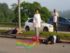 早晨赶路上班 摩哆失控撞电柱 骑士重伤