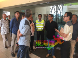 关丹百利商会 脏乱设备坏 怎营业？ 业主商家促管理层交待