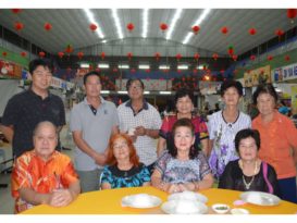 劳勿黄金年华福利公会 10日中秋歌舞交流会