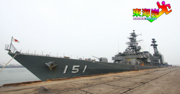 日本海上自卫队“朝雾号”（JS Asagiri）护卫舰（DD-151）顺利入港，与大马海军亲善交流。