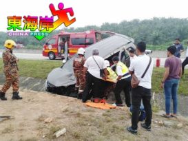 立卑中枢大道车祸 休旅车猛撞沟渠