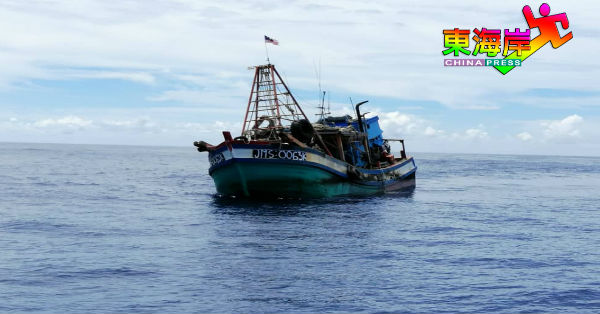 “JMS0063K”越南渔船被发现私闯大马海域捕捞鱼获。