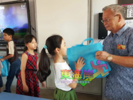斯里再也培民华校儿童节 家长出席亲子教育讲座