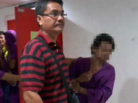 洗澡时一丝不挂惹怒 　失业汉殴打母亲