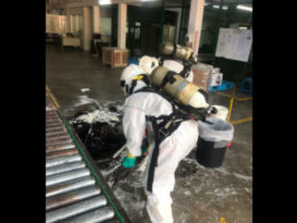 快递公司硫酸外泄     消拯员上门助清洗现场