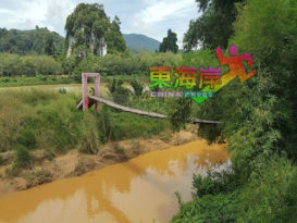 铁板铁绳损坏 布赖水月宫吊桥 暂关闭