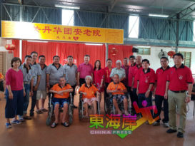 关丹斗母宫活佛坛 续领养安老院孤老