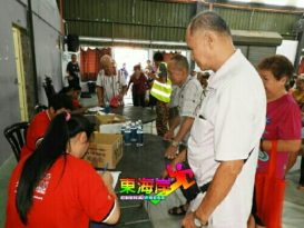 多多博彩派红包 礼袋  400长者到场登记