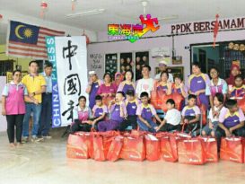 《中国报》访特殊儿中心  联合Julie’s送暖献爱