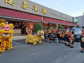 【今日东海岸头条】经济不景气“舞给他旺” 舞狮采青 依然火