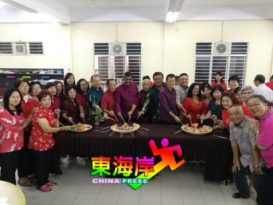 登佛教会团拜  派出席者口罩