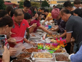 地里望九叔街  村民街头捞生   “鼠”不尽的美食