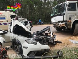 轿车在大直路失控闯入逆向车道    撞罗厘酿2死1伤。