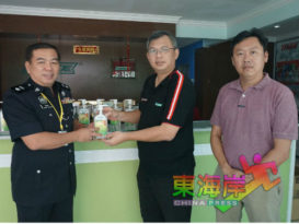 捐口罩搓手液助防疫  企业赠前线人员物资
