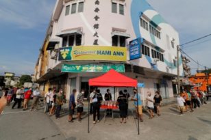 经济难  义赠盒饭   伊斯兰慈善福利组织   善举溫暖人心