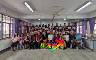 哥打峇鲁中正华中詹千嬅获11A