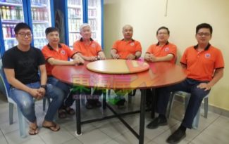 丹福建会馆福龙山小组管理委员会扫墓者勿将空瓶丢马桶