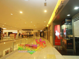 【今日东海岸头条】商店关门 行人零落    街道静悄悄…