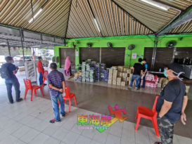 关丹D’ PONDOK小食店  派发粮食予贫困家庭