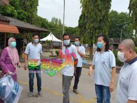 赞助人自制300防护面罩 丹马华志工受托移交3医院