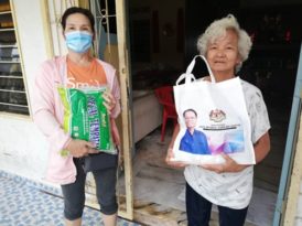 国防部长赠米粮   托民间善士负责分发