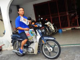 精神食粮不打烊 感谢报纸代理报贩