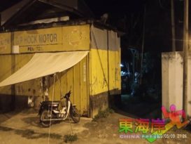 独坐路旁 天生残疾男子 逝世了