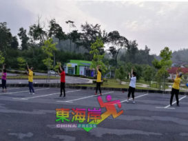 劳勿武吉公满太极十八式学员 开始到公园练功强身
