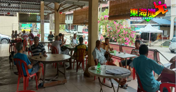 林明小食中心是村民游客必观光的用餐去处。