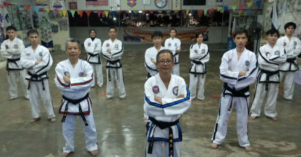 洪祺华（中）：关丹环球跆拳公会将于下月恢复跆拳道训练班。