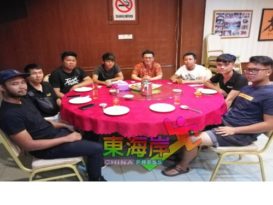 郑联科副部长与劳勿青年领袖在亚发酒家用餐交流